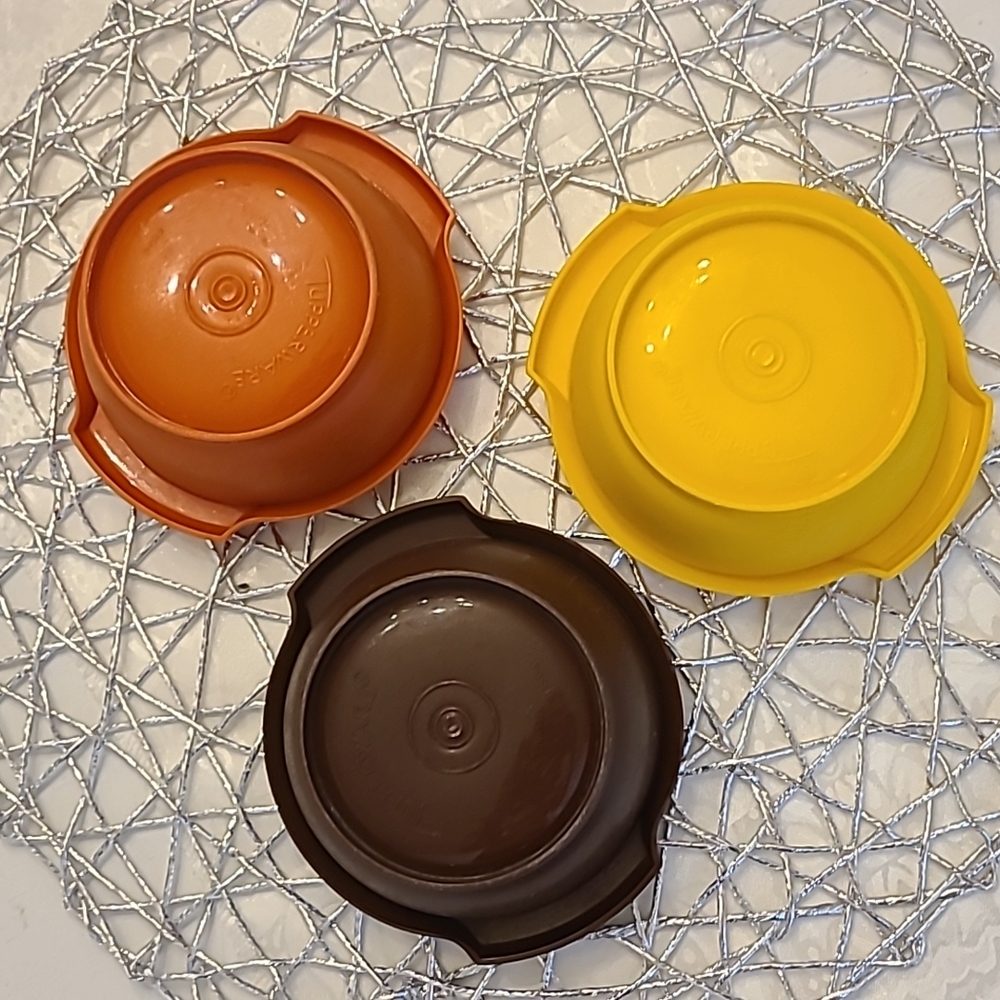 Vintage Tupperware 3 Small Serving Bowls with lids